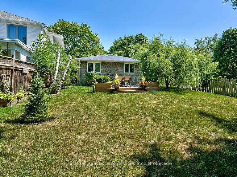 461 Maple Ave — Photo 9