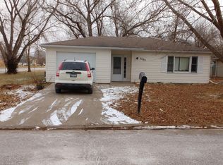 2432 Galloway Dr, Manhattan, KS 66502