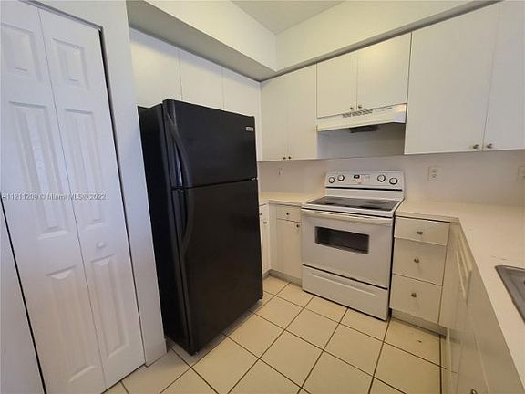 4th image of 11060 SW 196th St APT 513