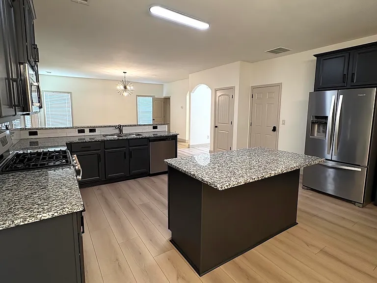 1244 Saint James Pl — Photo 10