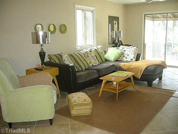 3rd image of 99 Bellwood Ct