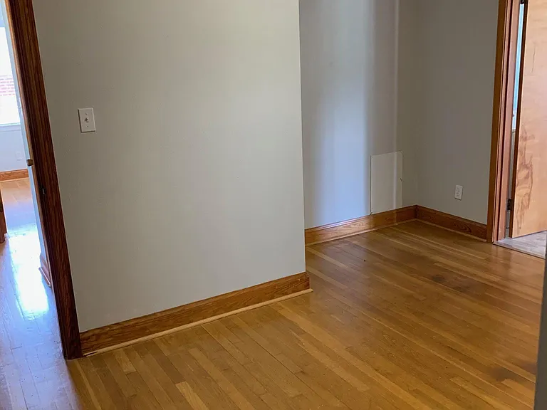 Guest Bedroom in middle of house (no windows)