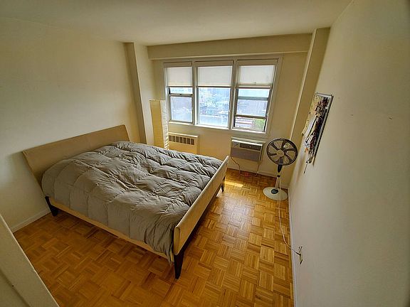 4th image of 111 3rd Ave APT 14E