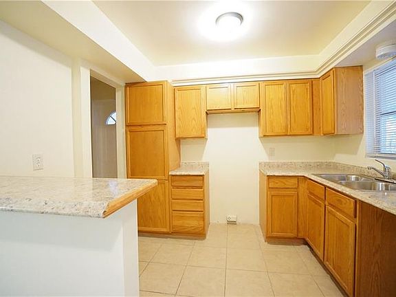 4th image of 1120 Suncrest Dr