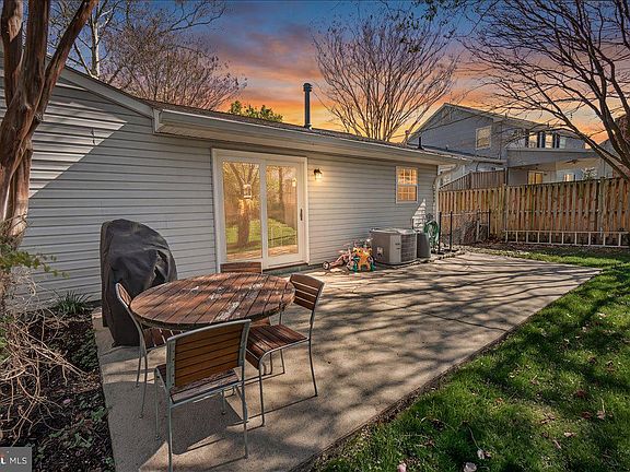 4th image of 15721 Presswick Ln