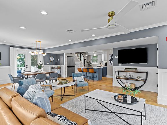 4th image of 20 Summer St Unit 2