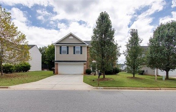 2nd image of 604 Peach Orchard Dr
