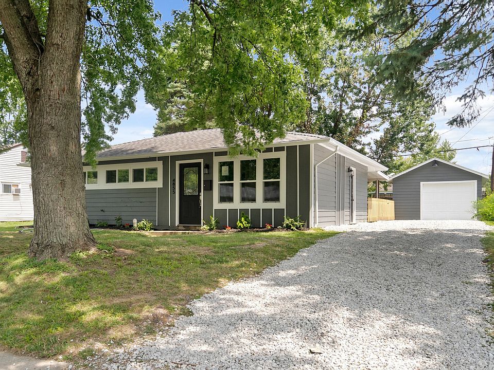 1st image of 4855 N Kenyon Dr
