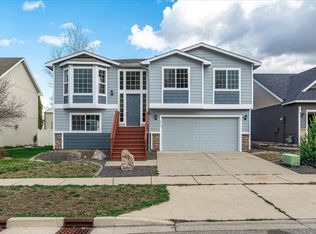 411 S McKee St, Greenacres, WA 99016