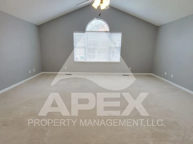 8140 Faircrest Ln — Photo 18