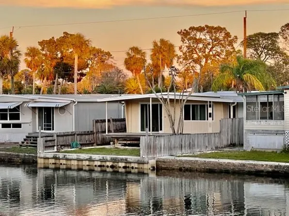 6829 Edgewater Dr, New Port Richey, FL 34652