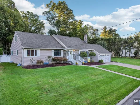 20 Colonial Road, Emerson, NJ 07630