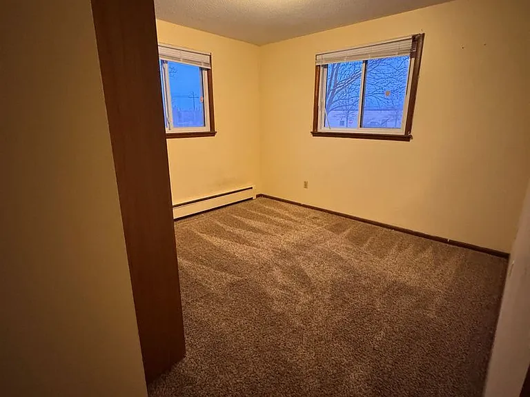 321 Harrison St S — Photo 10