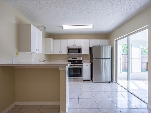 4th image of 202 Horstfield Dr