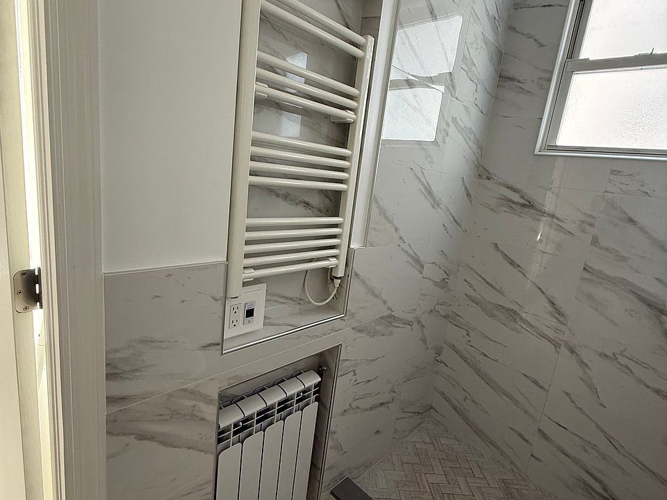 1st image of 5612 64th St Floor 1