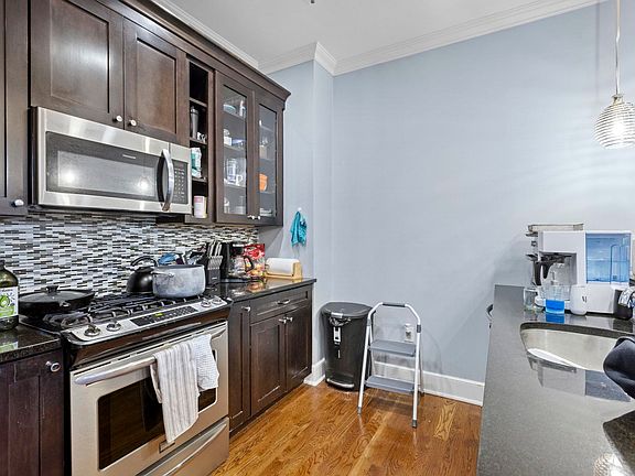 3rd image of 313 1st St #3C