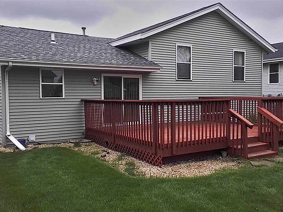 3rd image of 528 Carls Pl