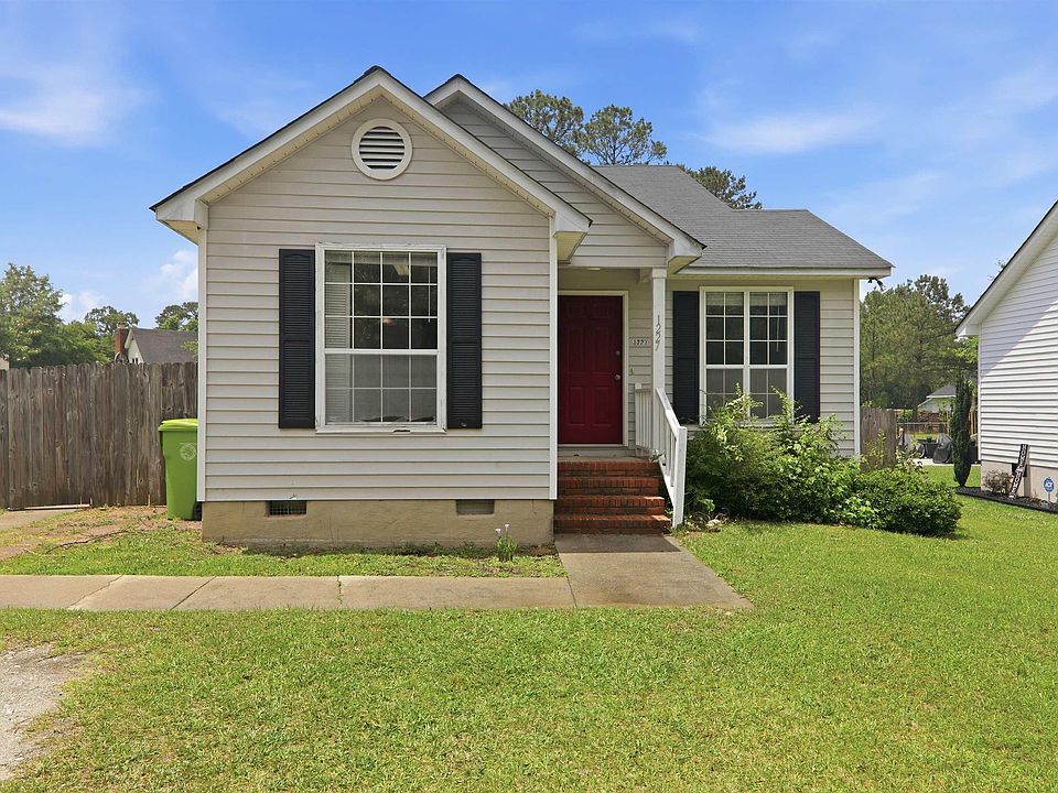1st image of 1227 Lykes Ln
