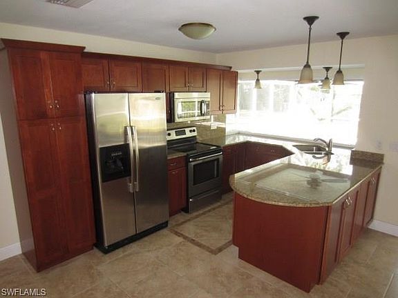 3rd image of 5938 Untermeyer Ct