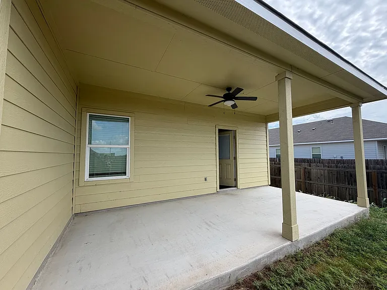 535 Grayson Ln — Photo 20
