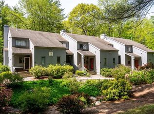 38 Brookside Dr, Stratham, NH 03885