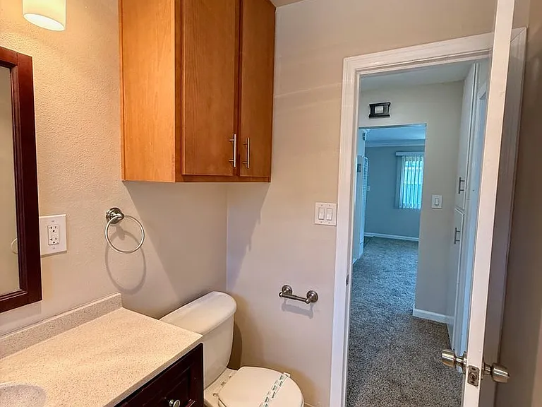 4837-4843.5 Kansas St — Photo 12