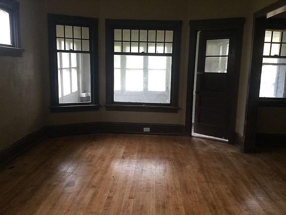 5th image of 3912-3914 W Cherry St