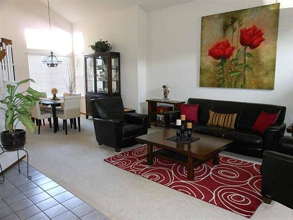 3rd image of 235 Fox Hollow Cir