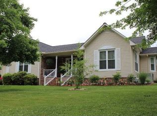 915 Walton Trl, Cookeville, TN 38501