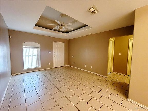 4th image of 2402 Tahiti Dr #1