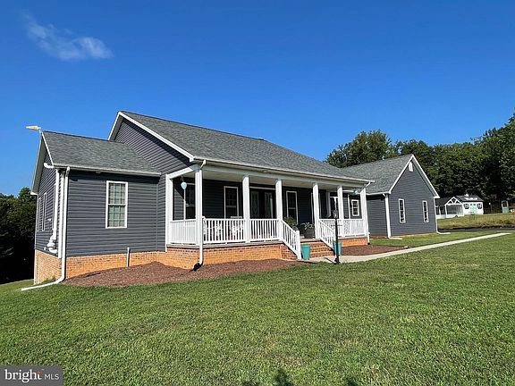 3rd image of 1225 Middle River Rd