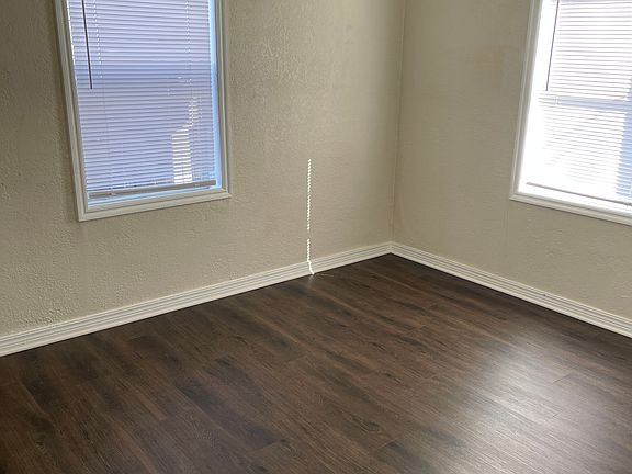 5th image of 4204 SE 26th St