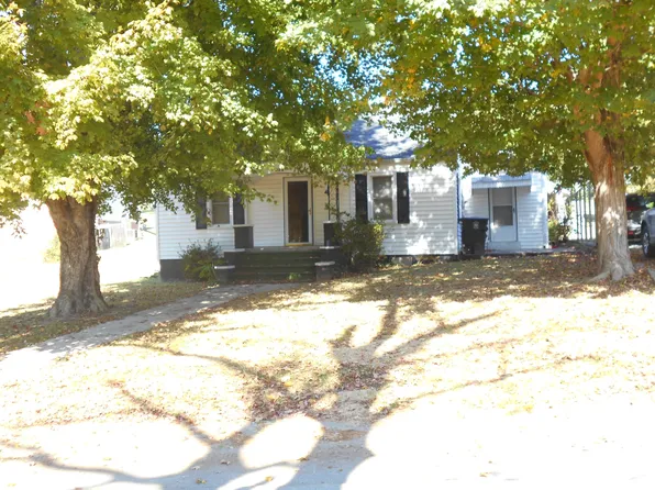 326 E Fisher St, Athens, TN 37303