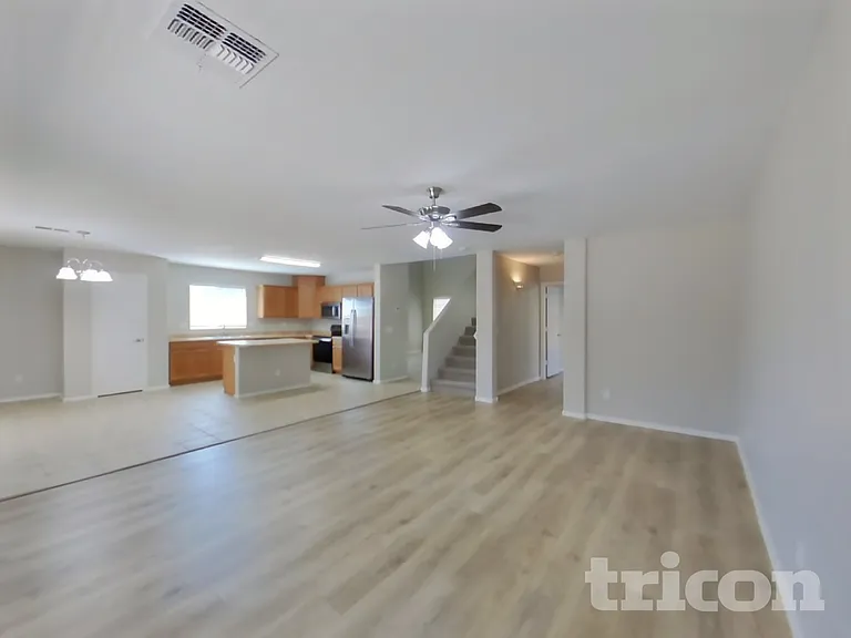 34113 N Alison Dr — Photo 2