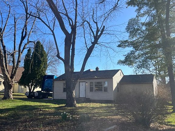 2nd image of 1101 Bomar Ln