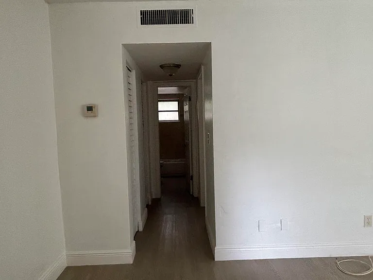 1916 SW 11th St #5 — Photo 8