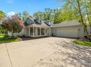 260 Oakwood Ct, Ionia, MI 48846