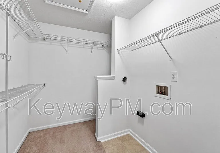 130 Bennington Ln — Photo 13