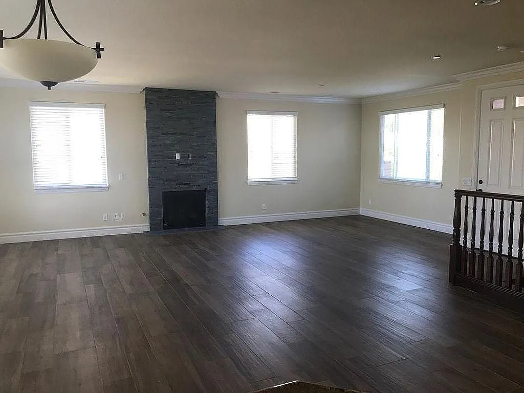 3 bed, 2.5 bath, 2067 sqft, $4,600 — Photo 3