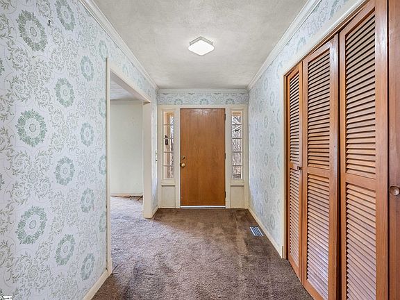 4th image of 121 Humming Bird Ln