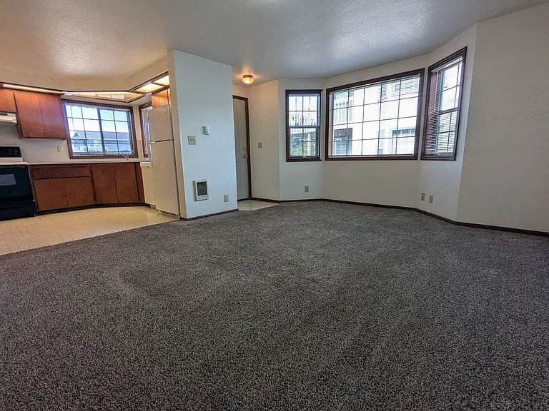 1217 R St #5 — Photo 9