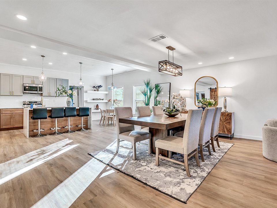 1st image of 3518 W Rochelle Rd