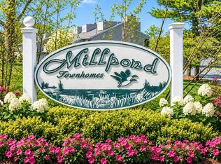 22 Mill Pond #22, North Andover, MA 01845