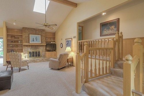 2nd image of 24 Woodbridge Ln