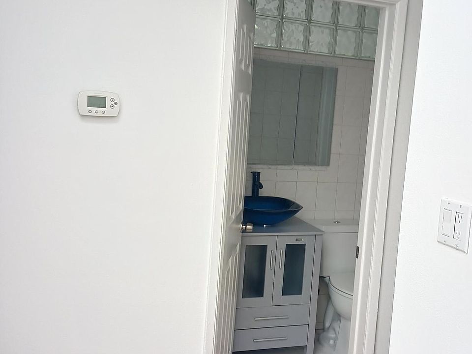 1st image of 1025 Idaho Ave APT 1