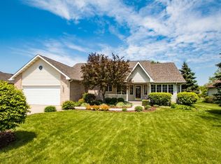 911 Michael Dr, Chesterton, IN 46304