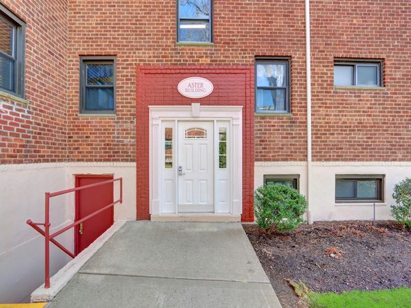 91 Tulip Avenue #E1, Floral Park, NY 11001