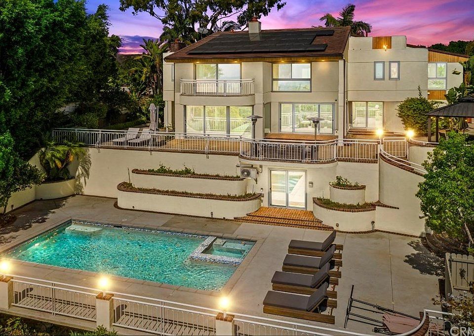 2nd image of 15956 Carmenia Dr