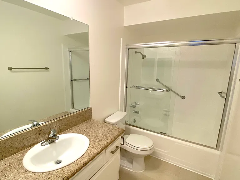 321 S Sherbourne Drive — Photo 6