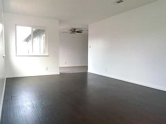 3rd image of 10153 De Soto Way